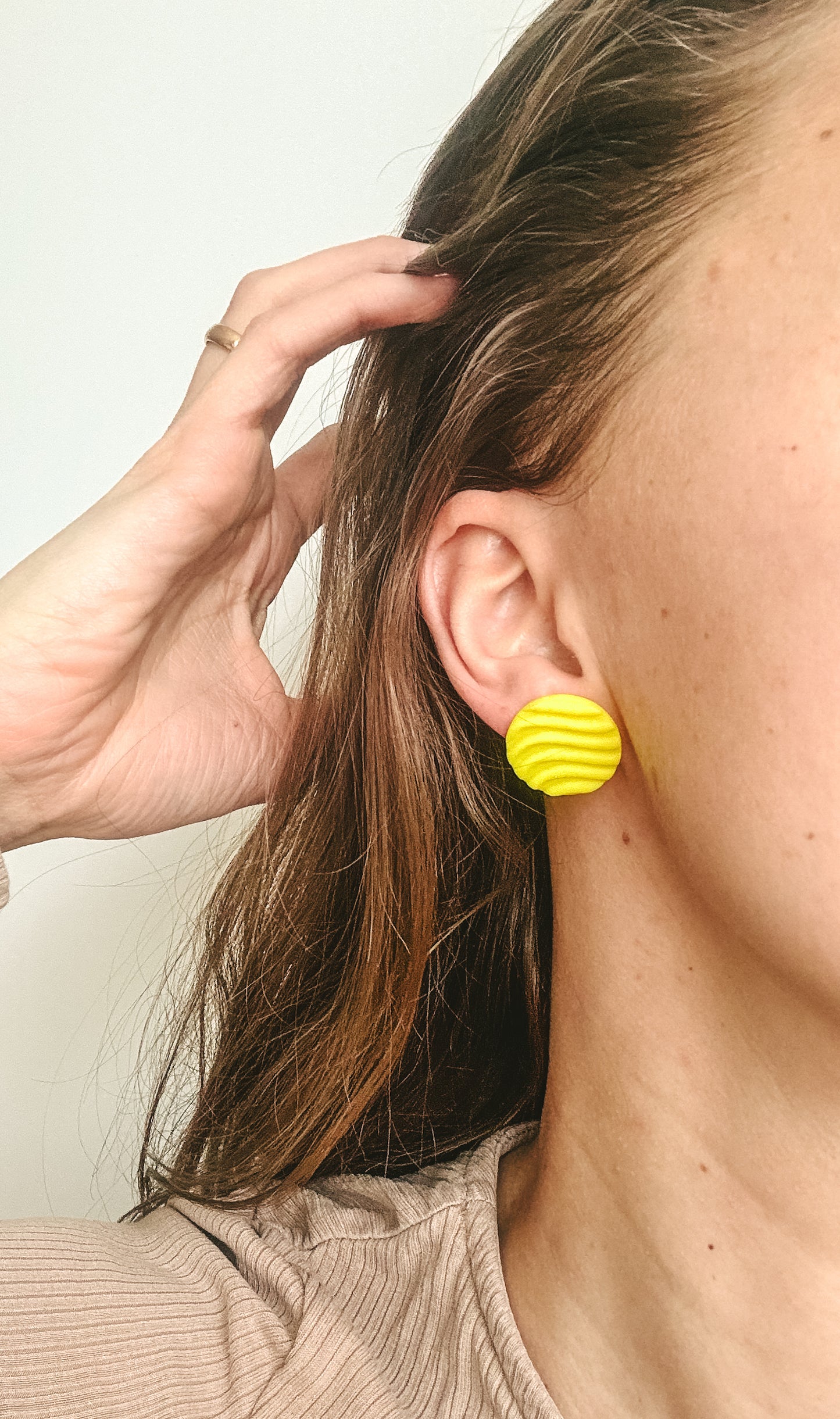 Prie ausies prigludę auskarai