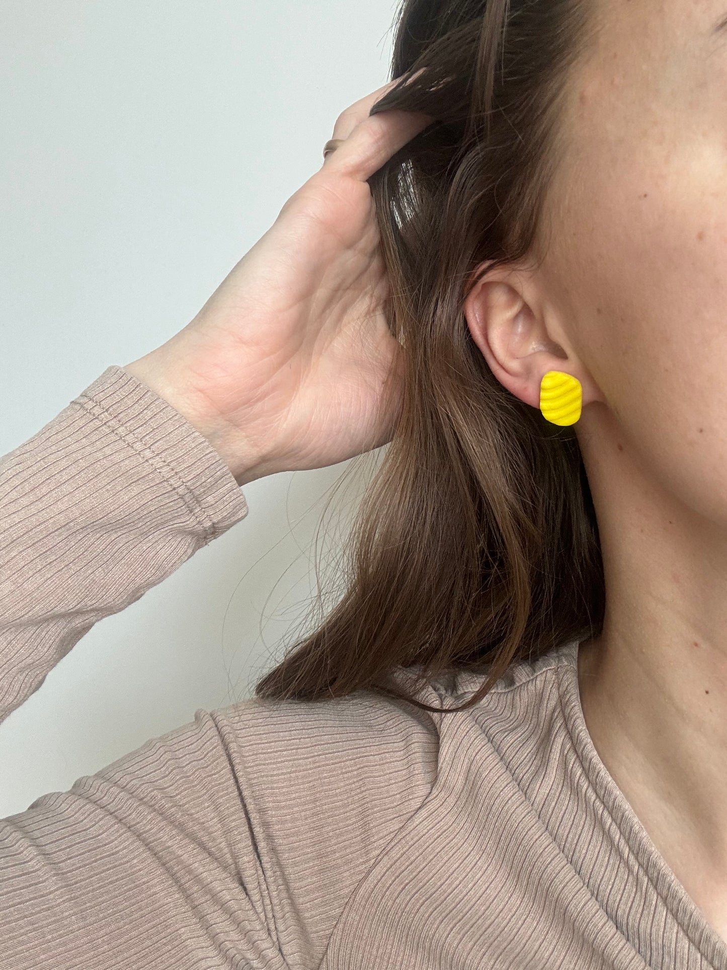 Prie ausies prigludę auskarai