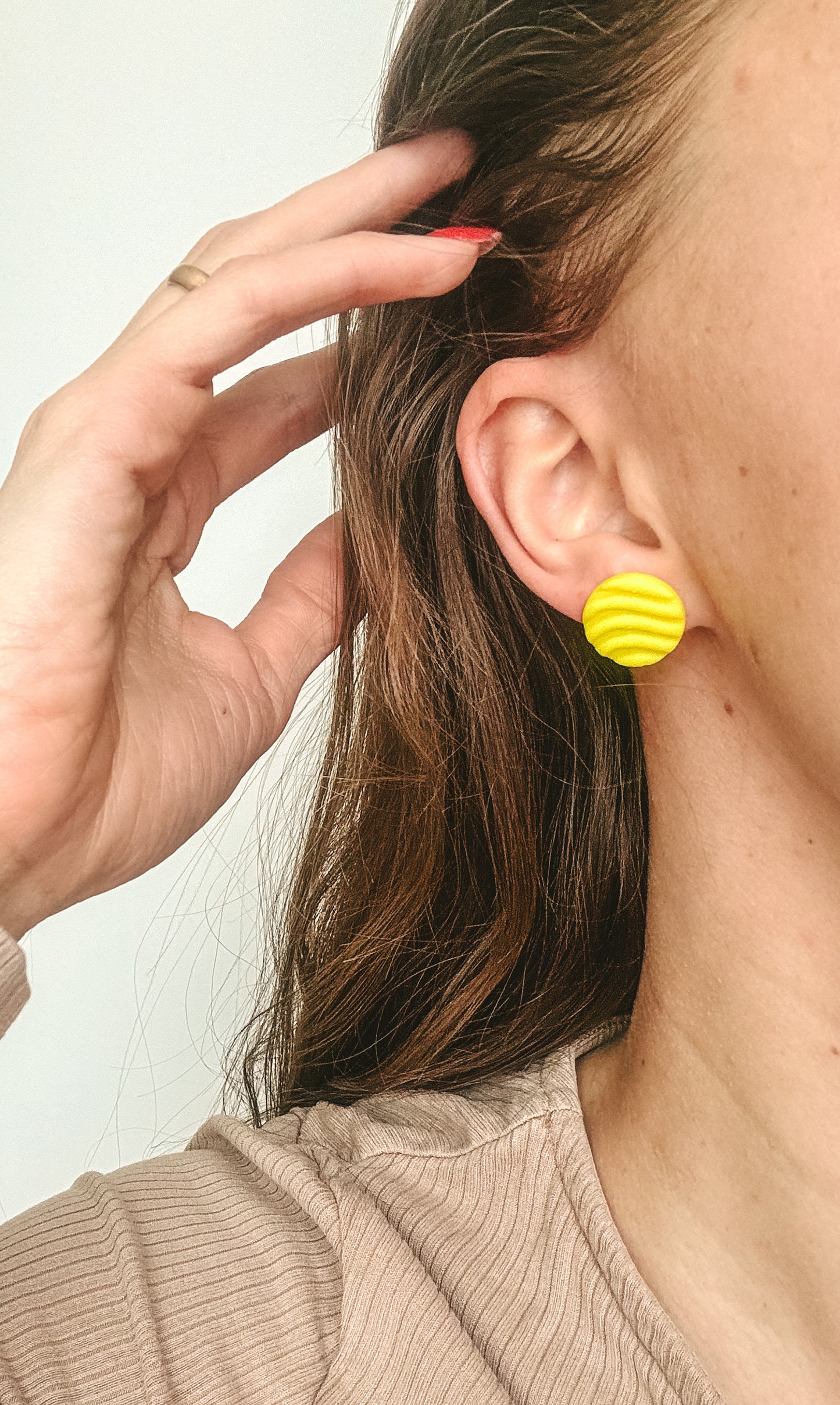 Prie ausies prigludę auskarai