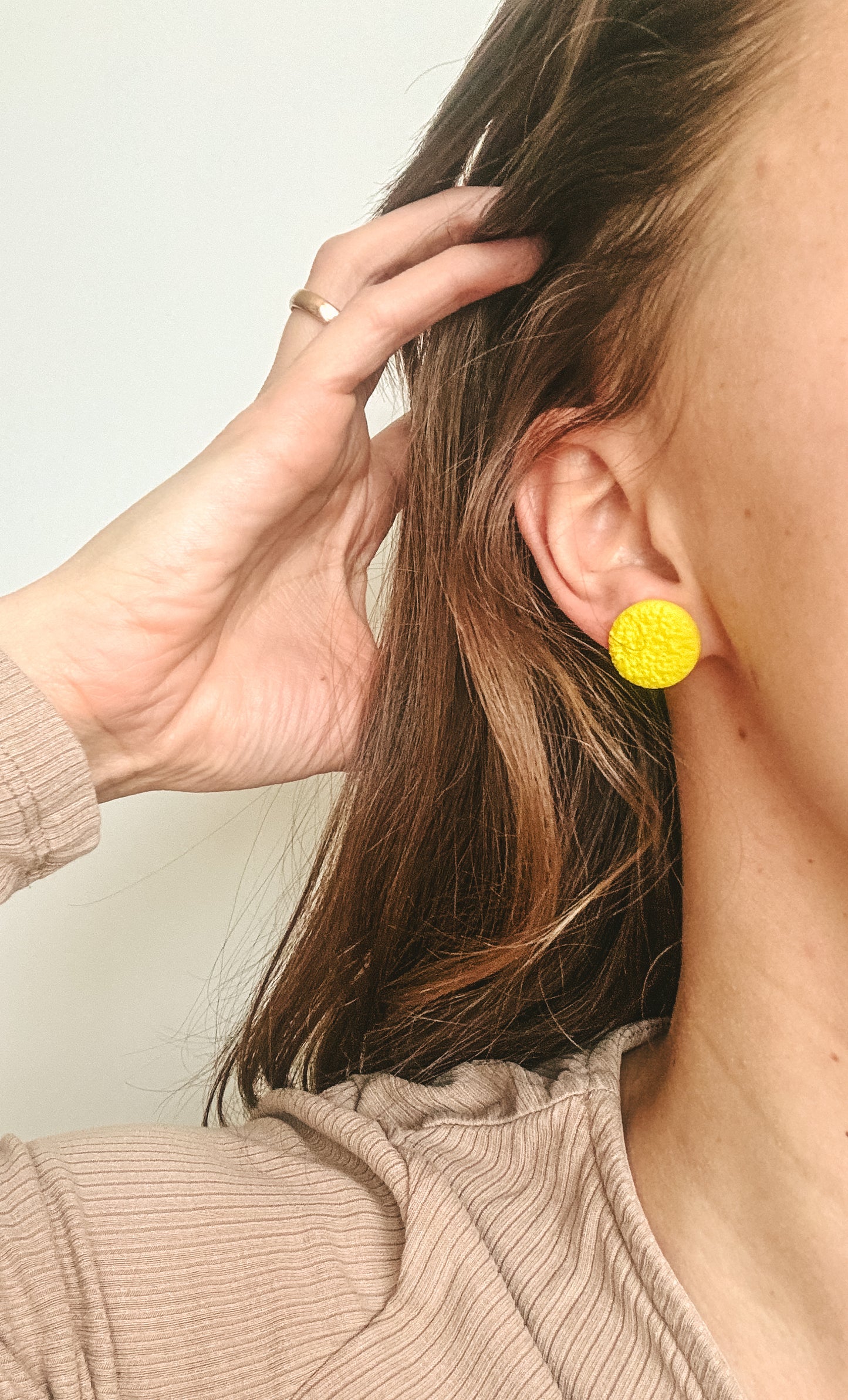 Prie ausies prigludę auskarai